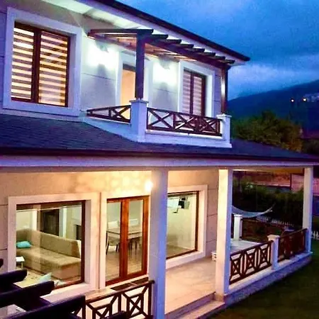 Ada Villam Villa *